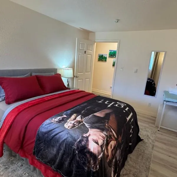 Comfy Room Near Olympic National Park, hotel em Forks