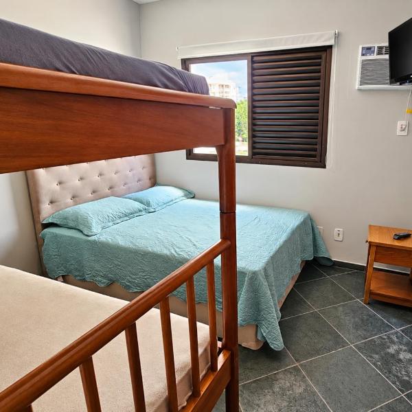 Apartamento Amplo - Praia Enseada - Wi-fi - Foto 2