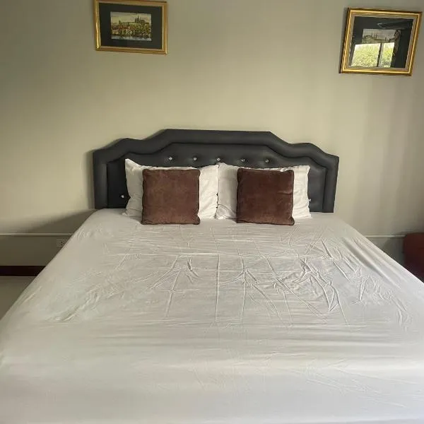 Dailyroom C3,C4by Anna, hotelli kohteessa Nonthaburi