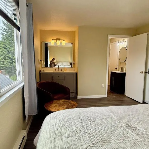 Private Room "Date" by UW, hotel in Seattle