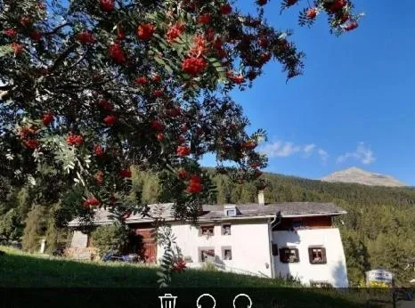 Fuldera Daint chasa Zanoli Whg im zweiten Stock, hôtel à Fuldera