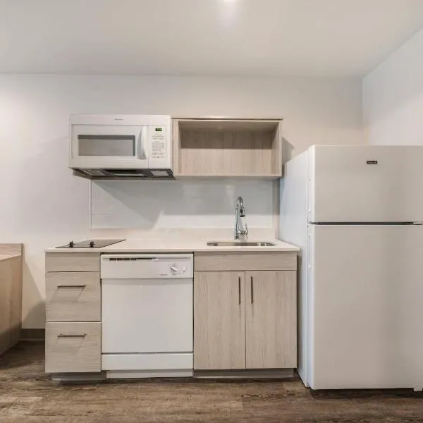 WoodSpring Suites Concord-Charlotte Speedway，位于Harrisburg的酒店