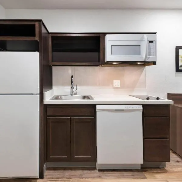 WoodSpring Suites Charlotte Airport, hotel di Charlotte