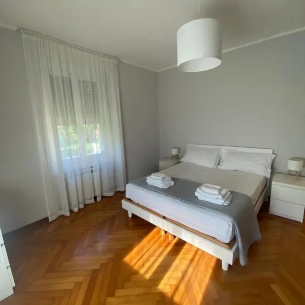 Alle Pratoline Casa vacanze spaziosa vicino Trieste e mare con deposito bici e moto coperto、ムッジャのホテル