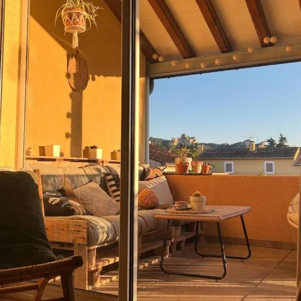 Duplex avec vue sur les Alpilles & parking privé, hotell sihtkohas Saint-Rémy-de-Provence