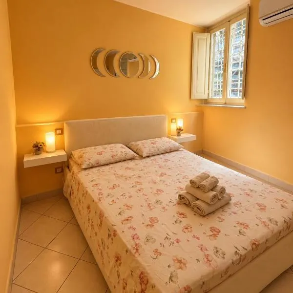 Piazza Napoleone Sweet apartment, hótel í Lucca