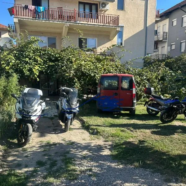 Rooms Struga free parking quiet area, отель в городе Струга
