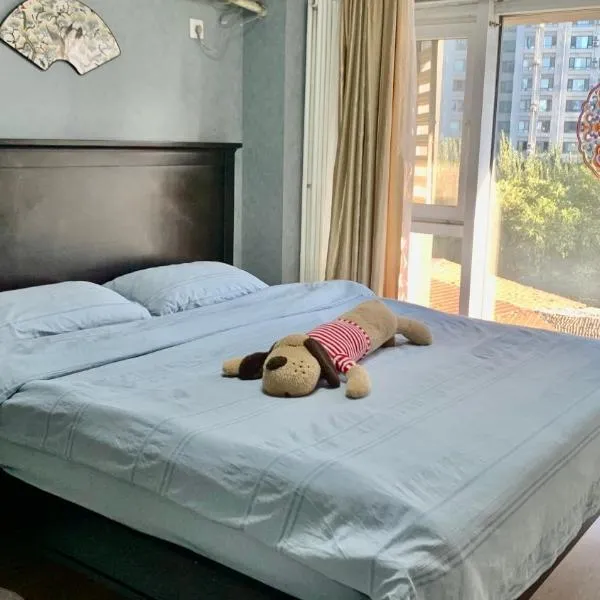 Beijing City Center - 3-bedroom, 2-bathroom duplex family flat, hotel u Pekingu