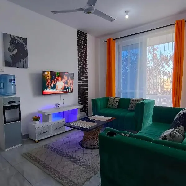 Greyline One Br with extra mattress O743 for 379 then I35, Hotel in Mombasa