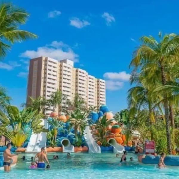Hot Beach Suites Apartamento com Varanda e Cozinha