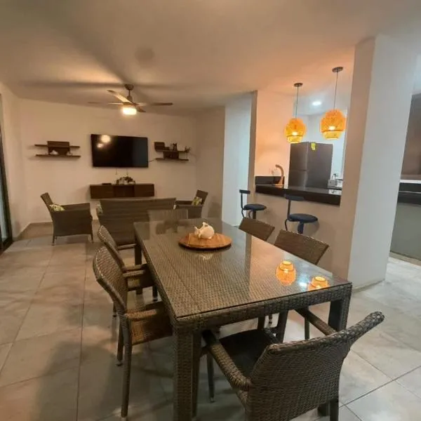 San Bruno TROPICAL Villa With POOL, Hotel in San Bruno