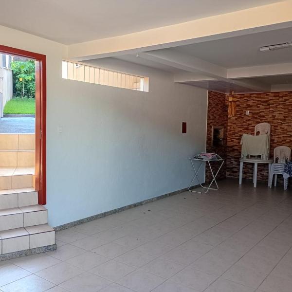 Linda Casa, 4 Quartos e garagem para 3 carros - Foto 4