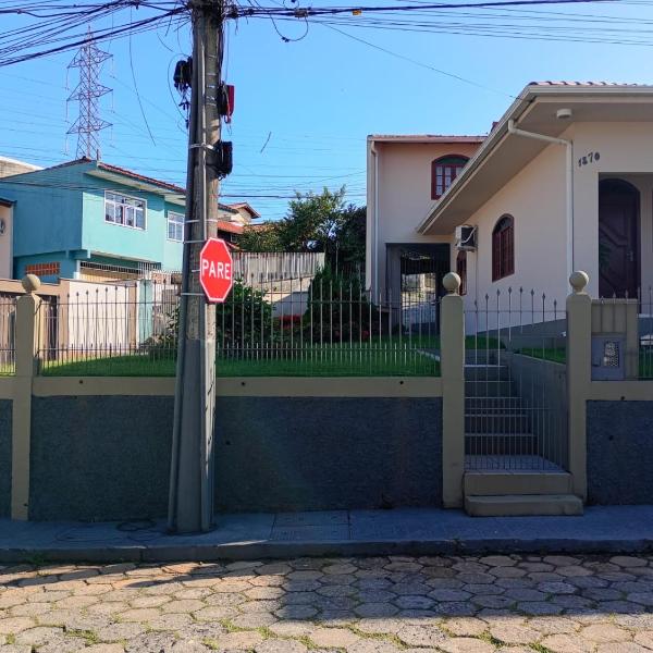 Linda Casa, 4 Quartos e garagem para 3 carros - Foto 5