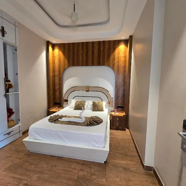 Ayansh palace near shree ram mandir ayodhya By Parht, hotel a Ayodhya
