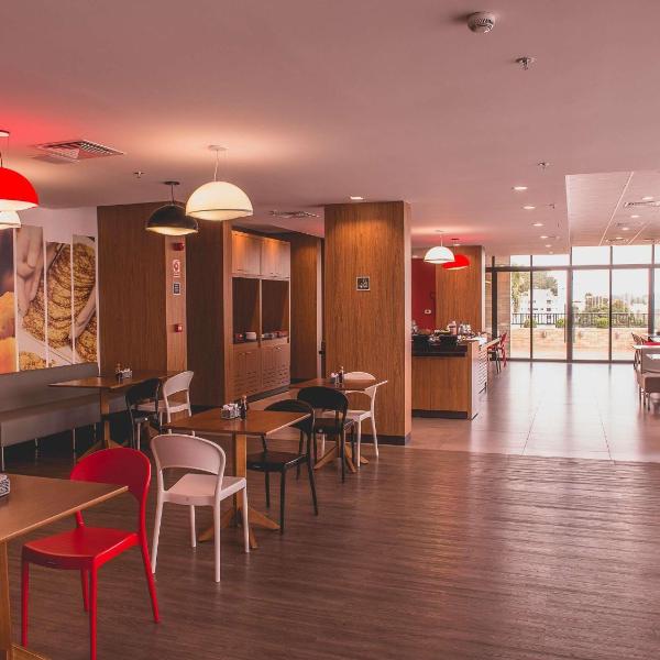 ibis Carlos Barbosa - Foto 5