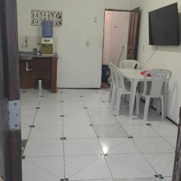 Casa bem localizada com 2 quartos
