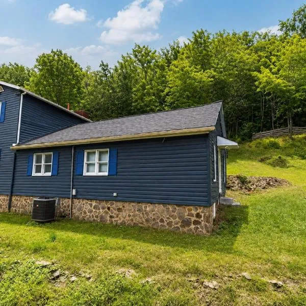 37-Acre Private Cabin Retreat near Shenandoah โรงแรมในสแตนลีย์