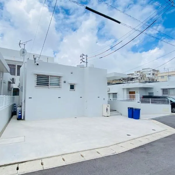 Dual Life House Koza, hotel i Okinawa