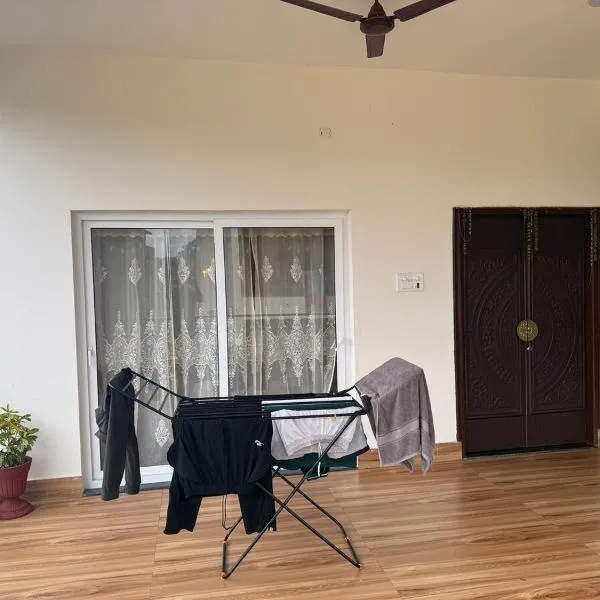 Anita house، فندق في Rājpur
