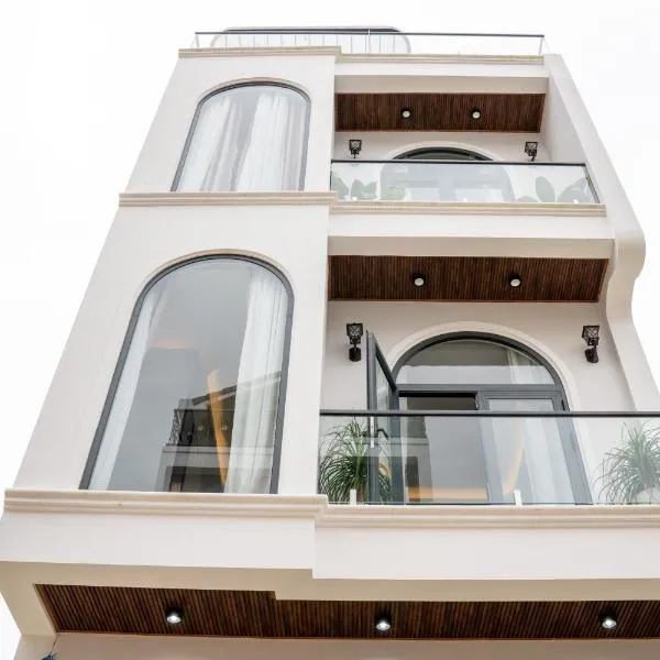 Nhà nguyên căn luxury có phòng xông hơi cho 8 - 20 khách, hotel din Da Lat