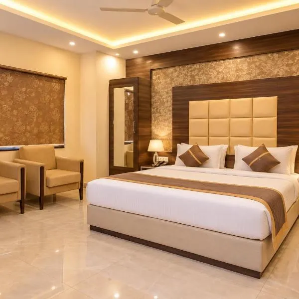 Shri Sai Hotel Azamgarh Near Roadway Bus Stand, hotel i Āzamgarh