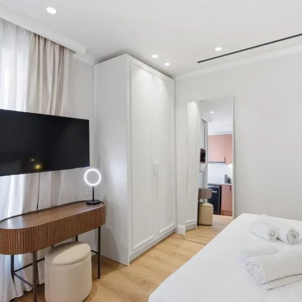 Hospi Living Empire Suites, hotelli Iraklionissa