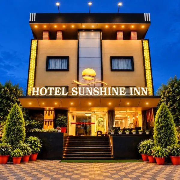 Hotel Sunshine Inn, hotel di Mughal Sarāi