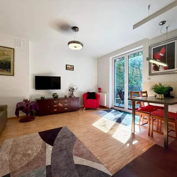 Apartament POD SAMYM LASEM, hotel en Kielce