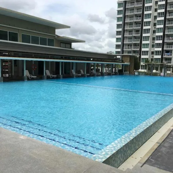 Sandakan Spacious and Comfortable Pool View Condo, viešbutis mieste Sepilokas