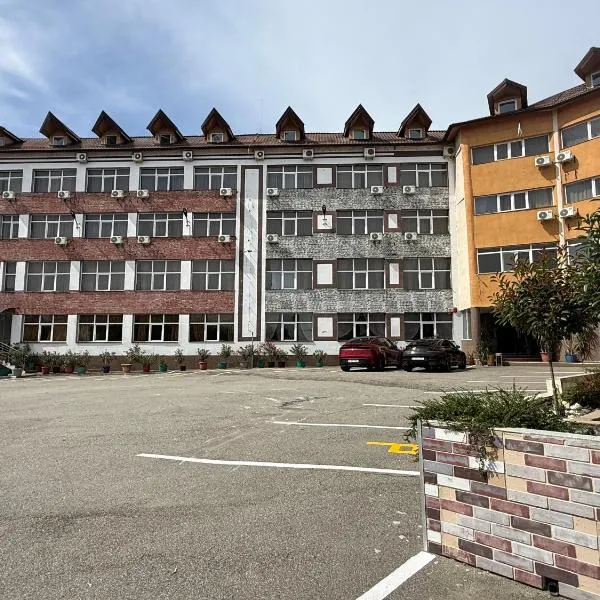 La Familia Legacy boutique, hotel i Bascov