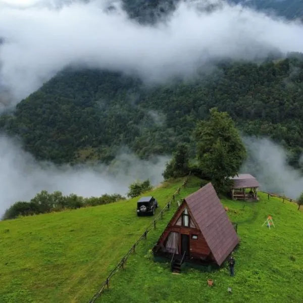 Cottages in Chirdili – hotel w mieście Chirdili