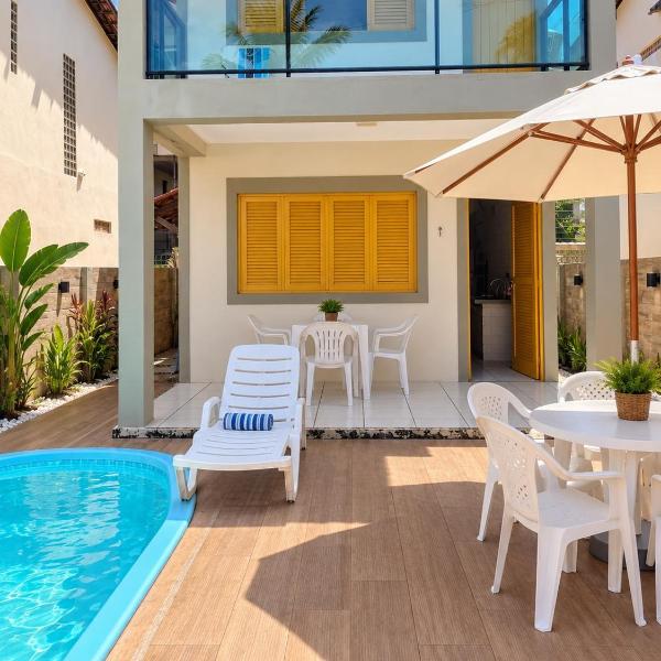 Duplex a 50 m do mar, piscina e churrasqueira