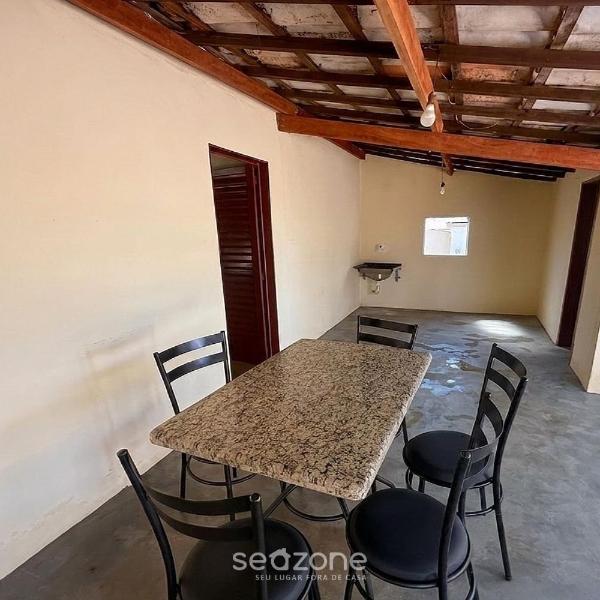 Casa c/ Varanda e Garagem coberta DBAA0105