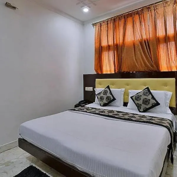 Family Hotel With Hotel PG BY A1Rooms, hotel i New Delhi