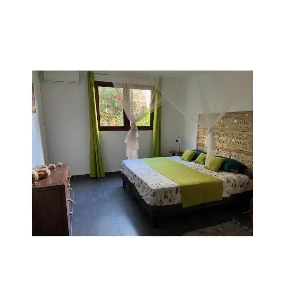 Gite et bungalow La Tortue Bleue Piscine & Malendure, hotel a Bouillante