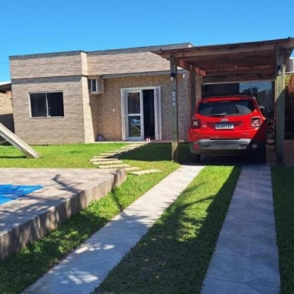 Casa com piscina em Torres