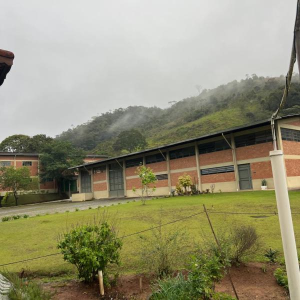 Dormitório com cozinha e banheiro privativos - Foto 2