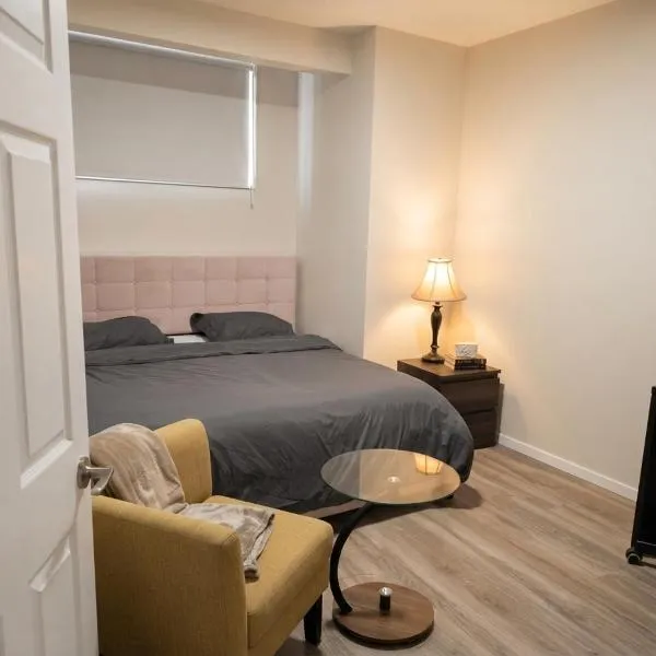 Modern 2-Bedroom Private Basement Apartment, Hotel in Airdrie