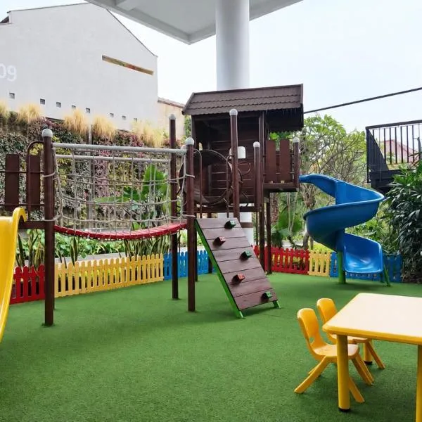 Rayz UMM Hotel Malang、マランのホテル