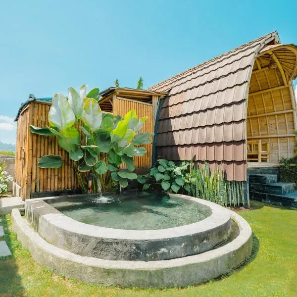 Tegal Bamboo Cottages & Private Hot Spring, Hotel in Baturaja