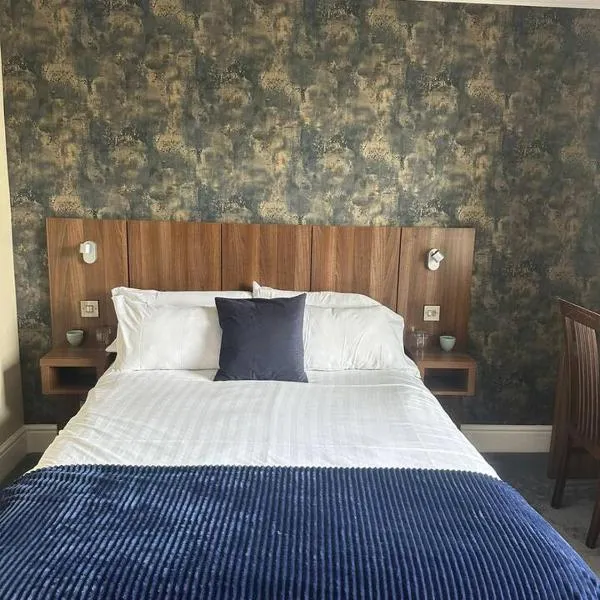 The Buxted Inn Hotel Free parking, hotel sa Buxted