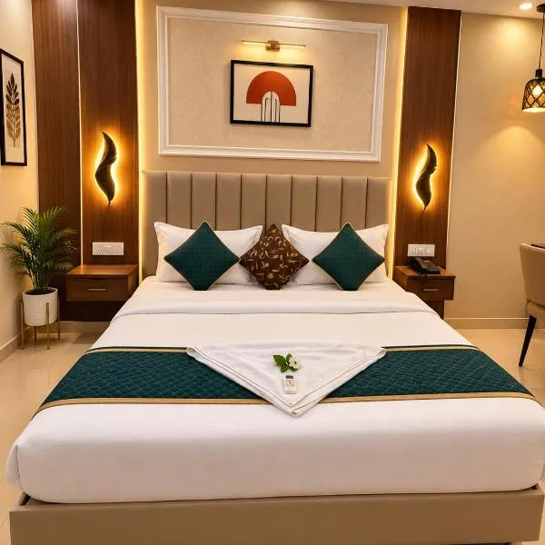 Hotel Frolic Near Noida Metro Station 52: Noida şehrinde bir otel
