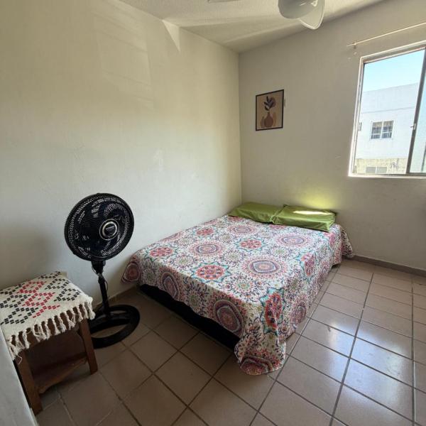 Apto 2 Quartos Próximo à Praia com suíte e Ar Jacarecica - Foto 2