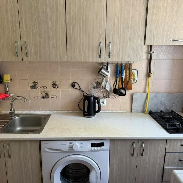 Airport Apartment 500 метров от аеропорта только дневное размещения, hotel sa Chişinău