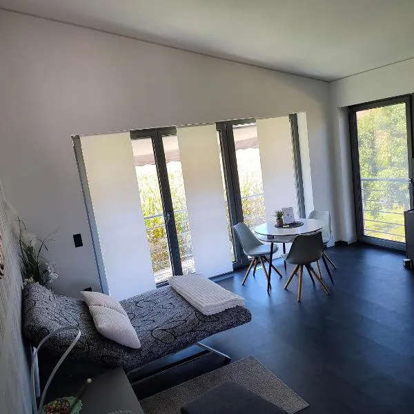 Stadt und See Nahes wohnen mit großer Terasse und Carport Parkplatz, hotel a Klagenfurt