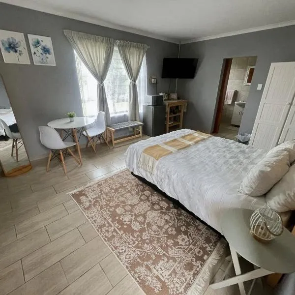 York-R102 Airport Road - Modern Comfort, hotel i George