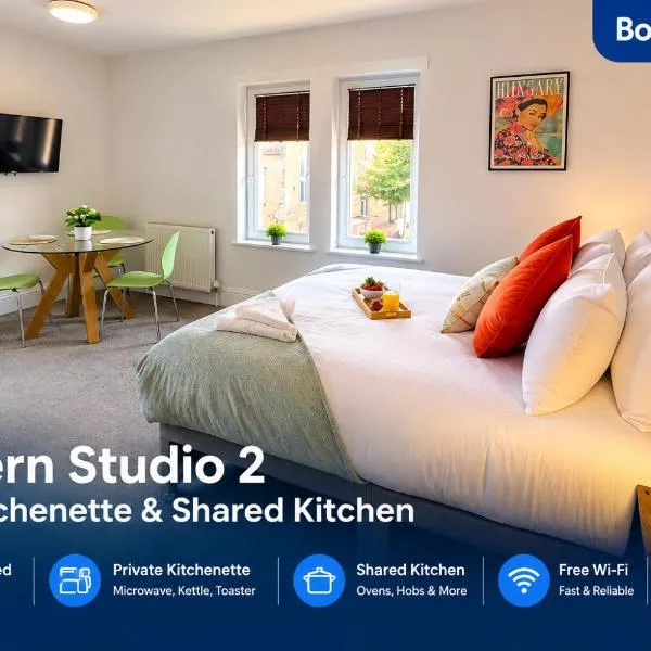 Modern Studio 2 with Kitchenette & Shared Kitchen, hotel en Peterborough