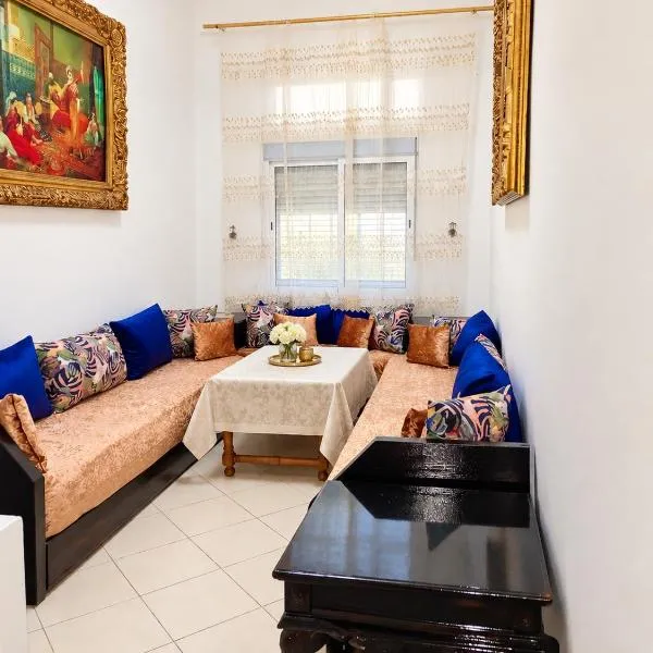 Spacious 2BR Apartment with Moroccan Salon near Aquaparc Tamaris Casablanca, hotel a Casablanca