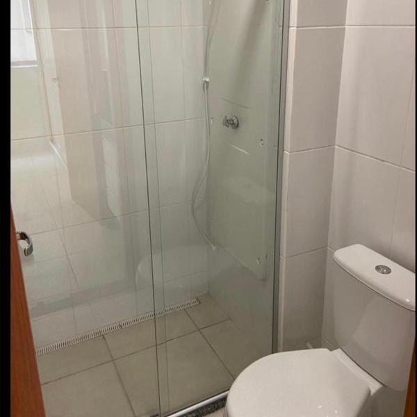 Quarto e banheiro privativo com cozinha sala compartilhada - Foto 5