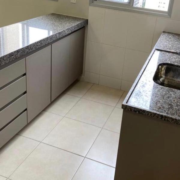 Quarto e banheiro privativo com cozinha sala compartilhada - Foto 3